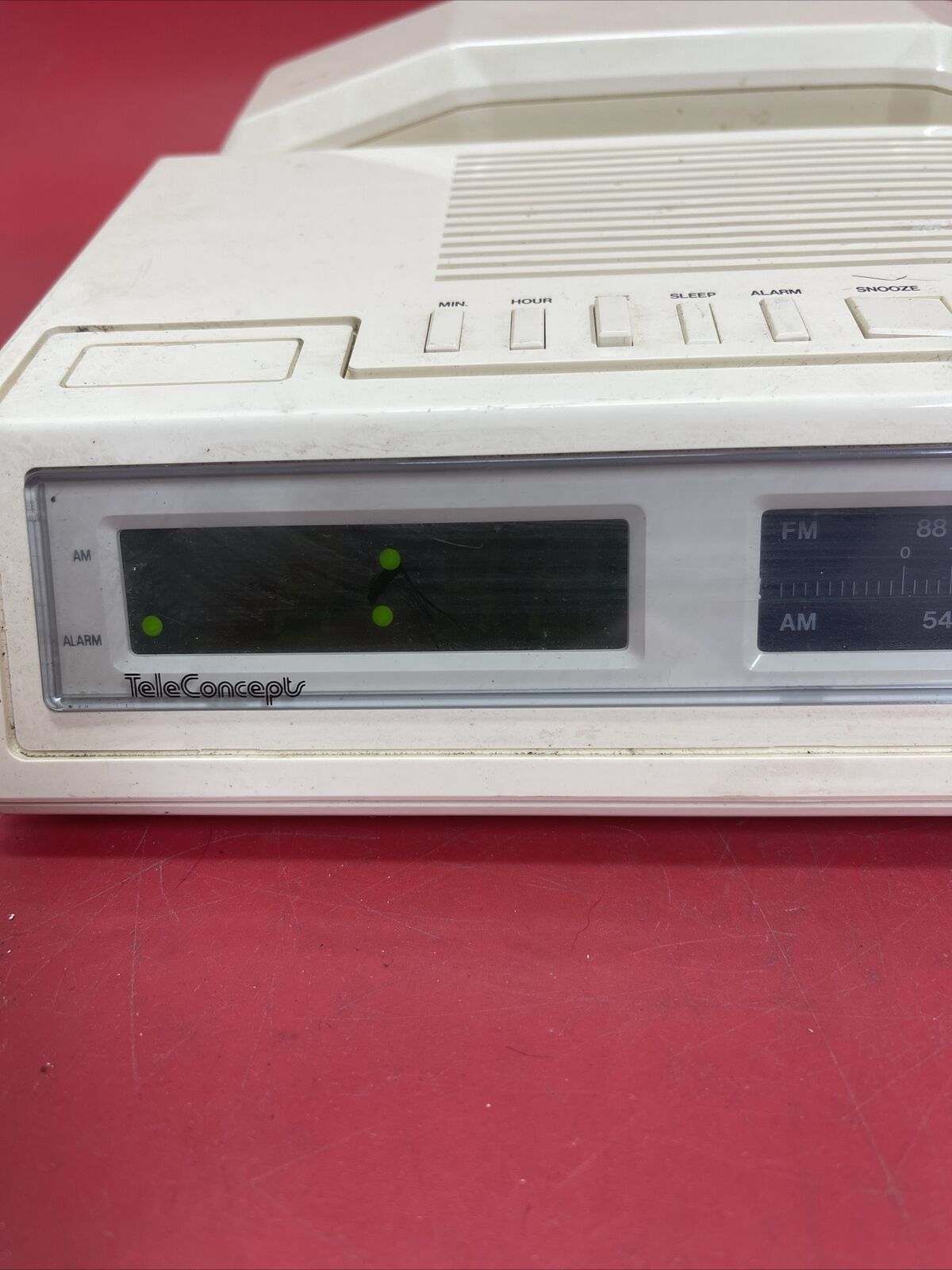 VINTAGE TELECONCEPTS SWIFTY ALARM CLOCK AM/FM RADIO TELEPHONE ...