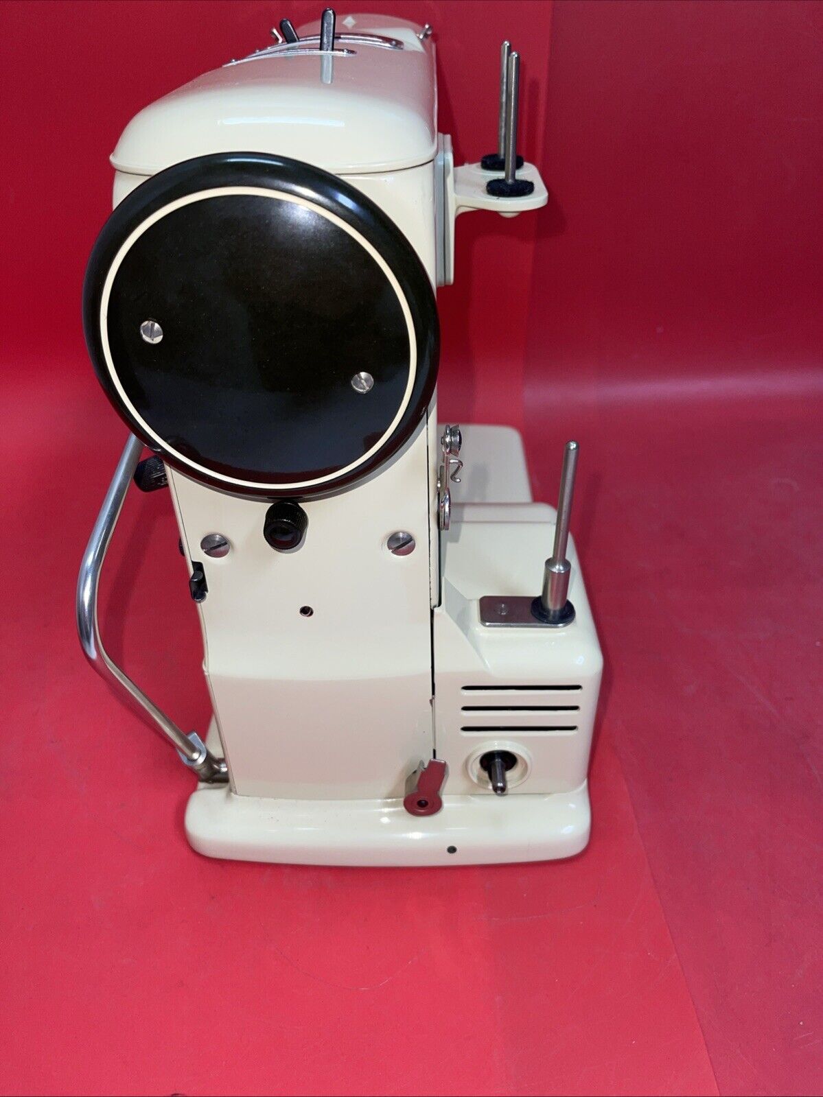 BERNINA 530 RECORD Sewing Machine with CASE Switzerland - Untested