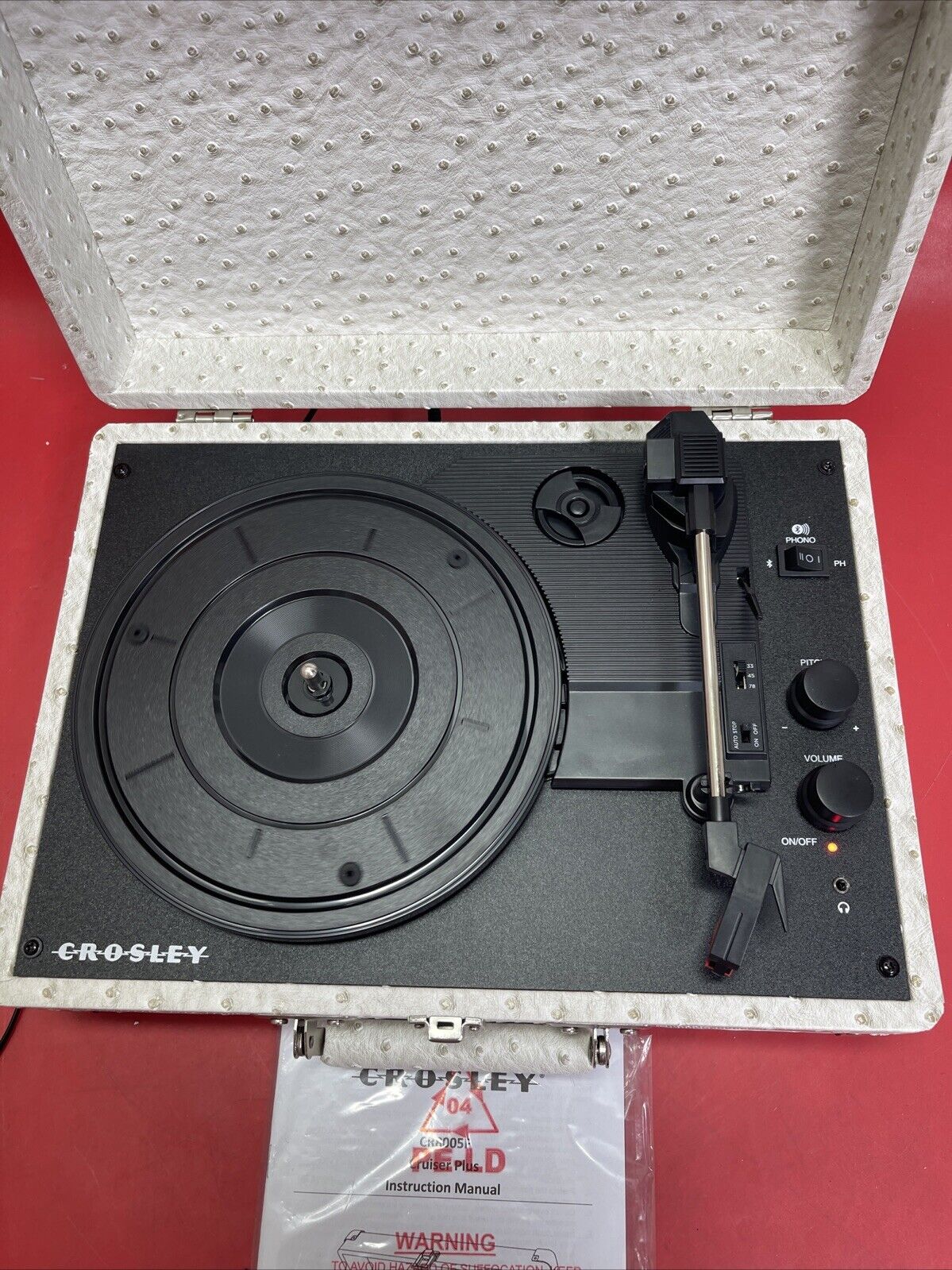 Crosley Cruiser Plus Portable Turntable Built Speakers Bluetooth WHITE OSTRICH