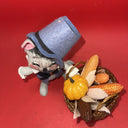 Annalee Mobilitee '93  Thanksgiving Pilgrim Mice Couple With Basket