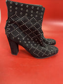 Boots Women Black size 9 M