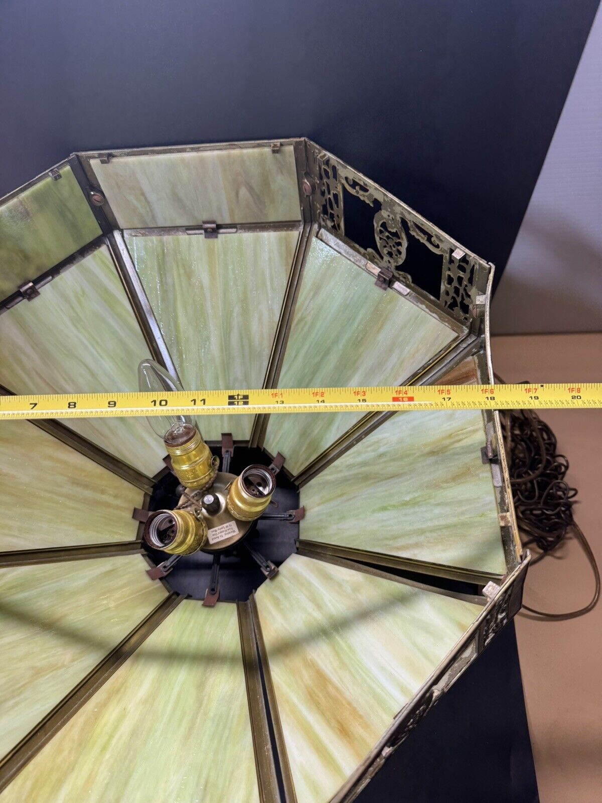VINTAGE ENGLISH TUDOR TIFFANY STYLE SLAG GLASS HANGING LAMP LIGHT FIXTURE