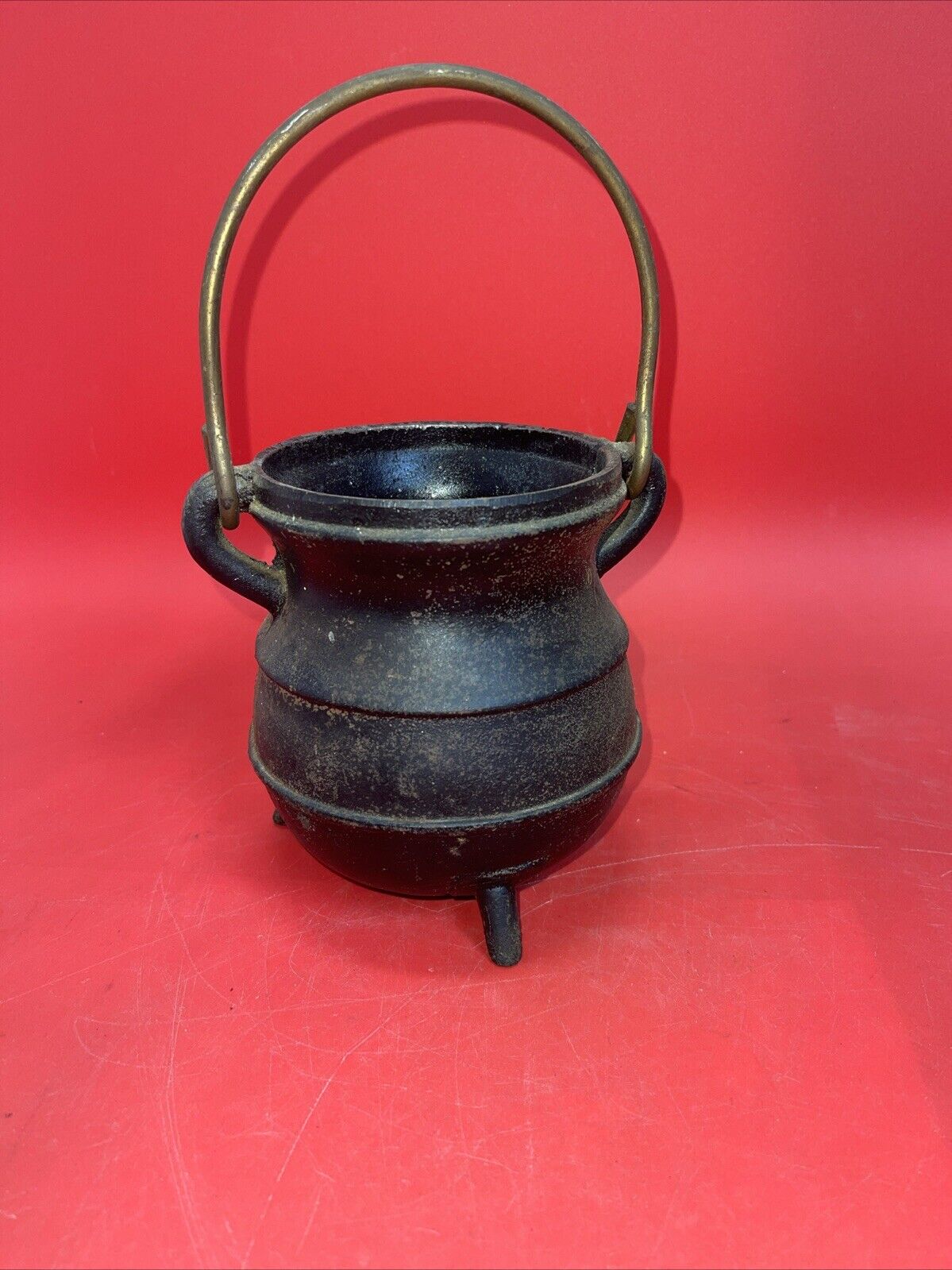 Vintage Cast Iron 3 leg Cauldron Fire Starter Lighter Smudge Pot.