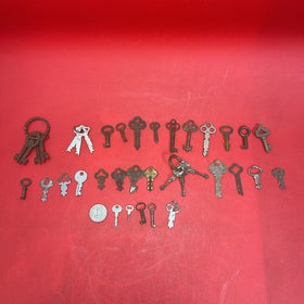 Vintage Cabinet Open Barrel Key Lot ~ 35 Keys ~ Different Sizes & Shapes ~ lot 1