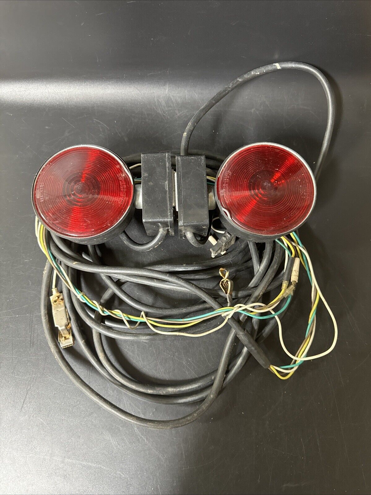 VINTAGE Towing Trailer Tail Stop Light 01-198 SAE-IST-85 Pair Magnet Mounted