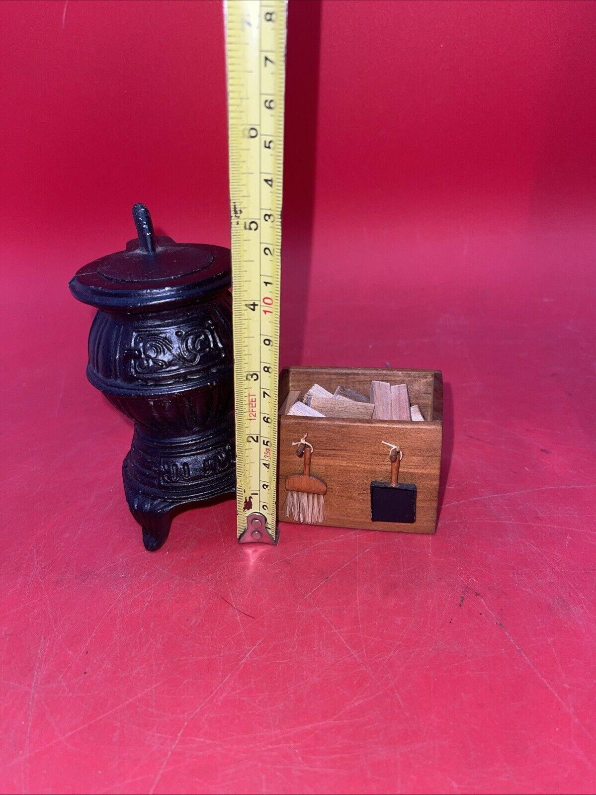 Cast Iron Miniature Pot for Dollhouse Stove, with Accessories