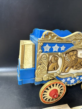 Vintage 1979 Regal Jim Beam Circus Wagon Car Lions Animals Decanter SEE PICS