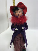 Byers Choice THE CAROLERS 2004 Lady Singer with Red Feather Boa