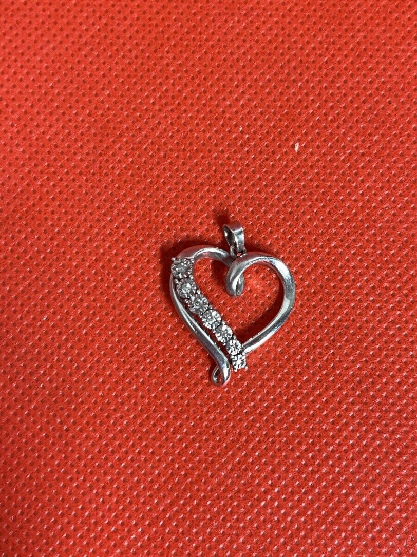 925 SILVER HEART SHAPED PENDANT (2.4g)