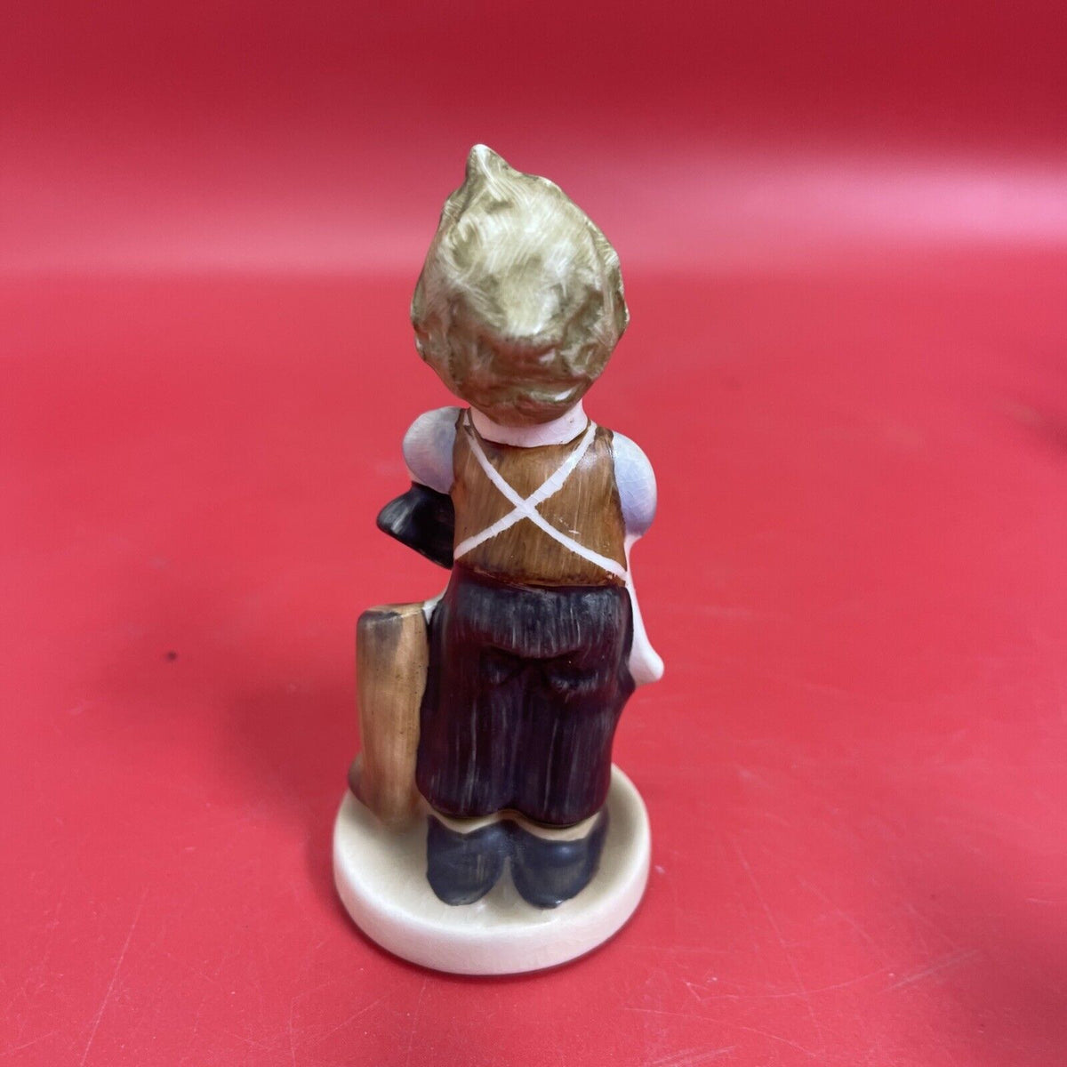 Set of 3 Figurines is in excellent condition