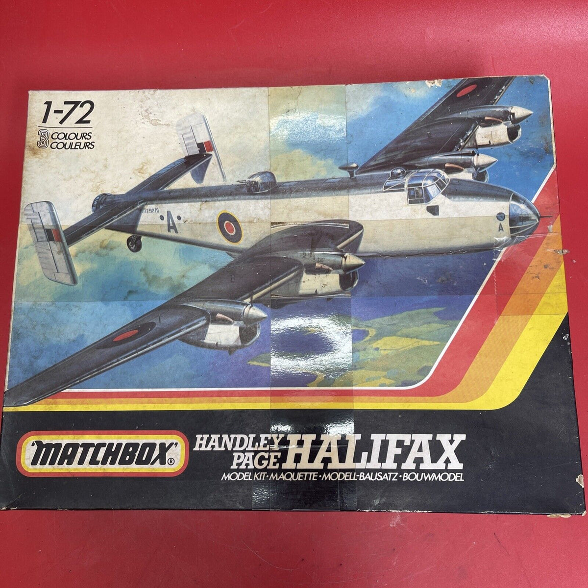 Matchbox PK604 British Handley Page Halifax bomber scale 1-72 Ca. 1983