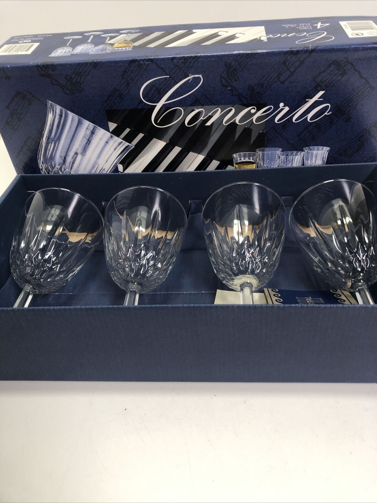 Concerto Bicchieri Capri Crystal 4 Wine Glassesz New Open Box B2