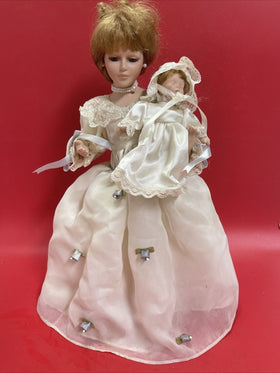 Avon Porcelain Dolls Mother & Child 2000 Margaret 17" White Gown Display Stand