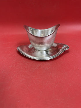 Rogers & Bro Silverplate Pattern Vintage Gravy Boat with attached plate 1847