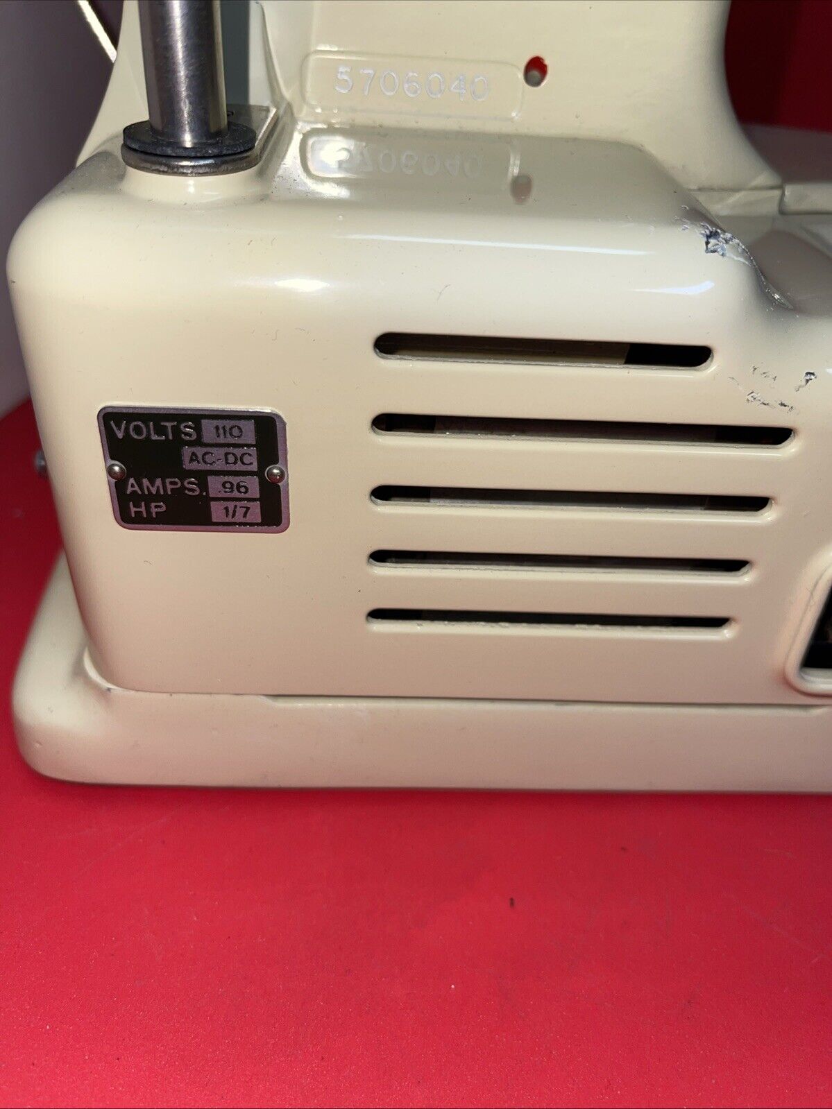 BERNINA 530 RECORD Sewing Machine with CASE Switzerland - Untested