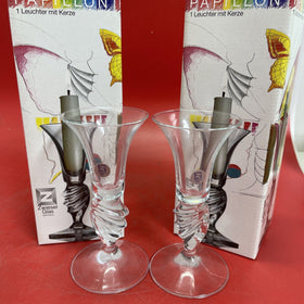 SET OF 2 CRYSTAL CANDLESTICKS, FLUTE WITH SHELL