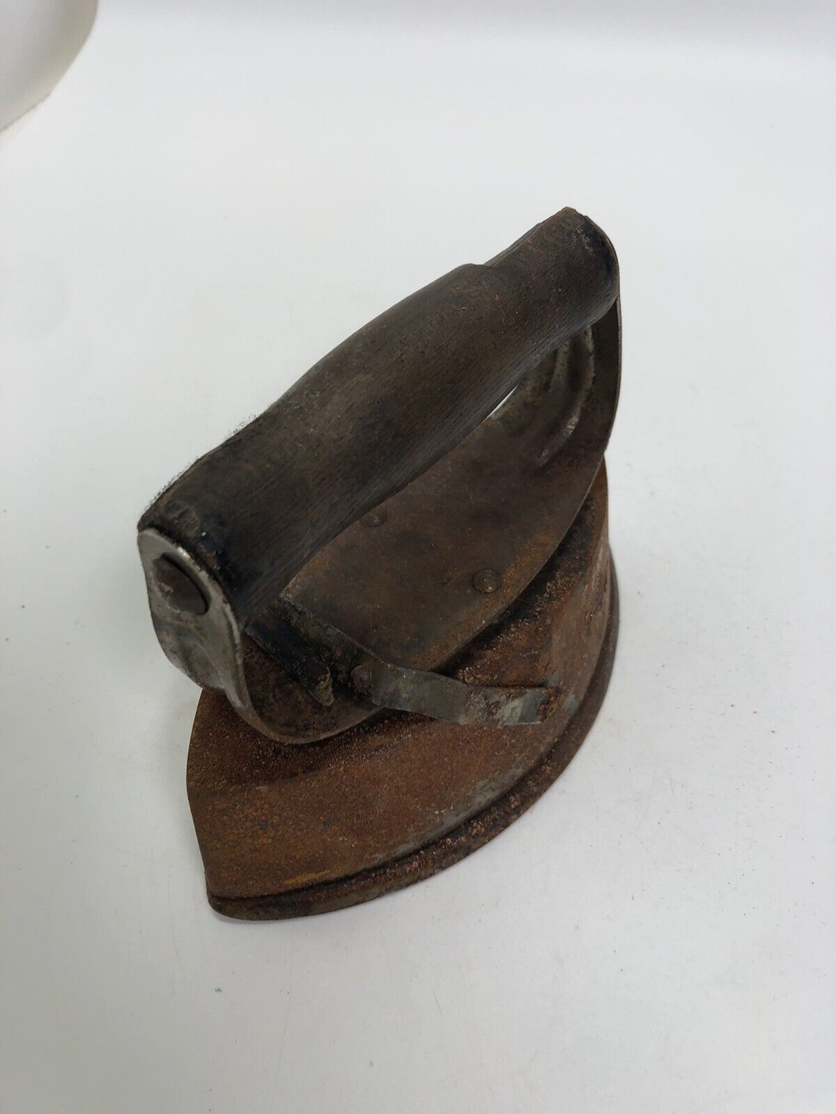 VINTAGE SAD IRON WITH COPPER BASE