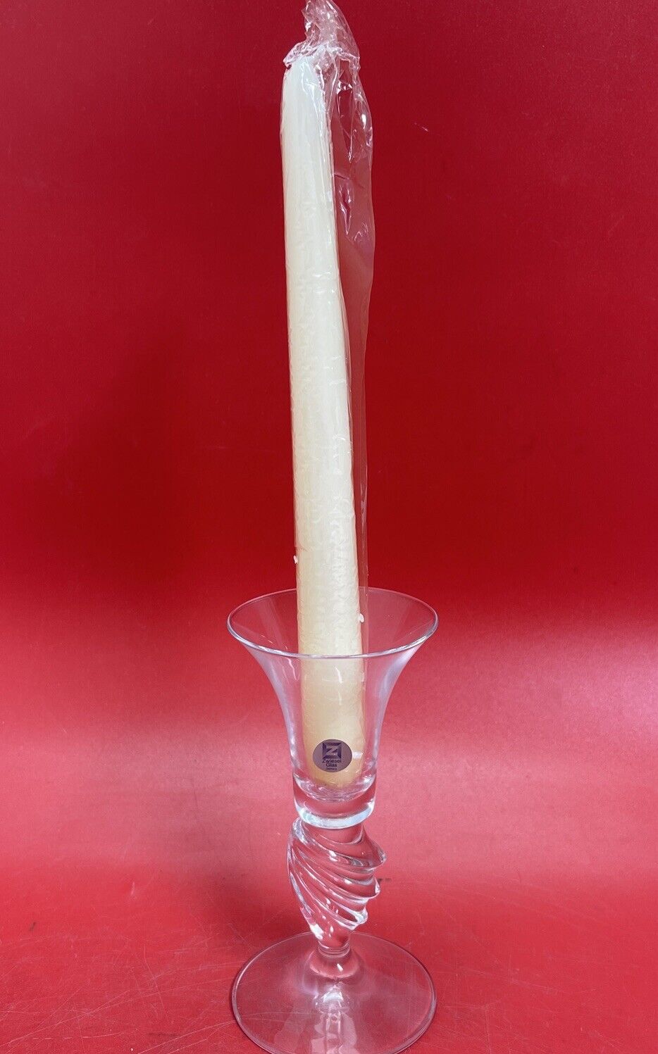 SET OF 2 CRYSTAL CANDLESTICKS, FLUTE WITH SHELL