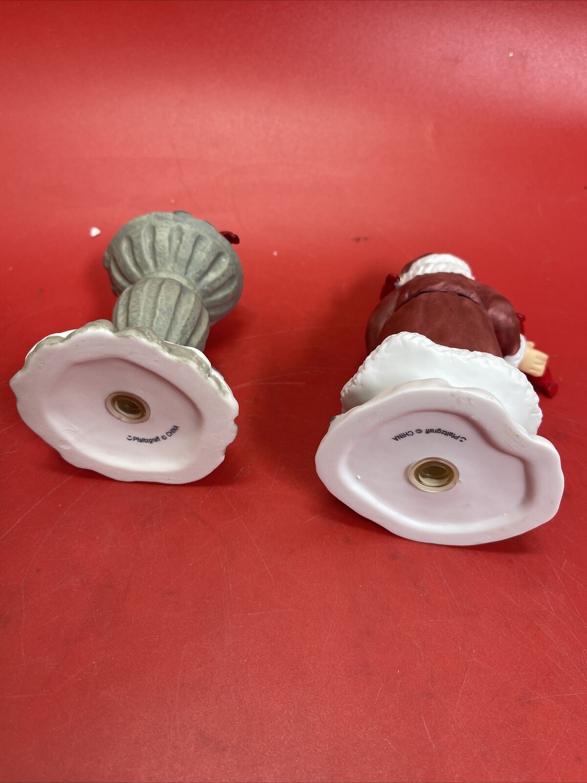 PFALTZGRAFF WINTERBERRY Sculpted Salt & Pepper Set 2