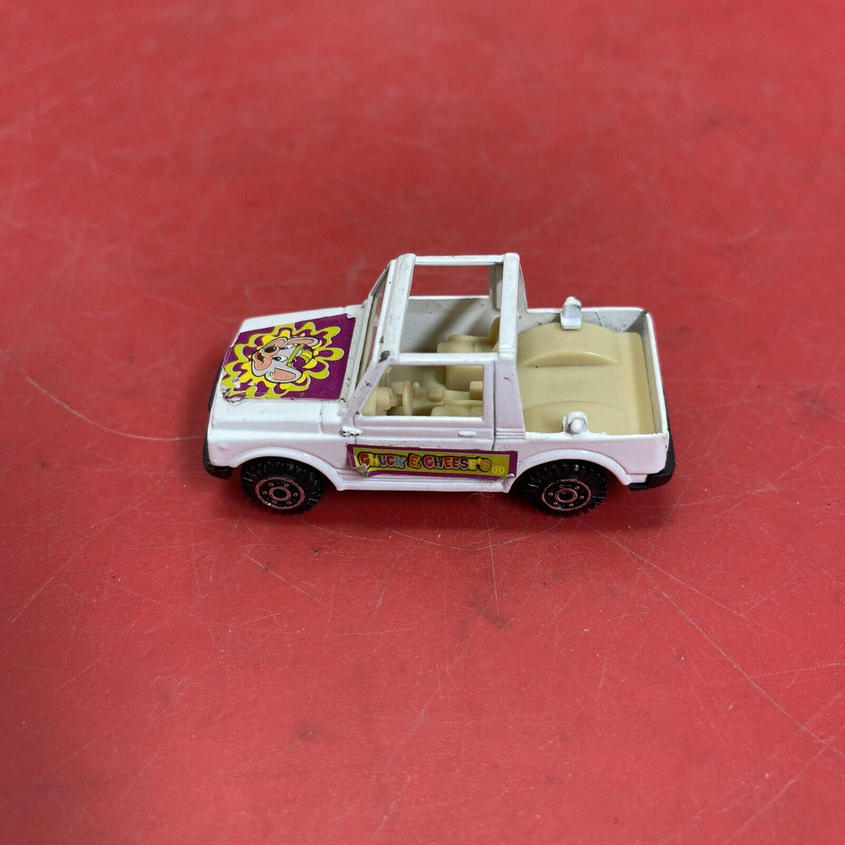 Very rare Suzuki Sj Samurai Jimny 1/64 Chuck e Cheese white original