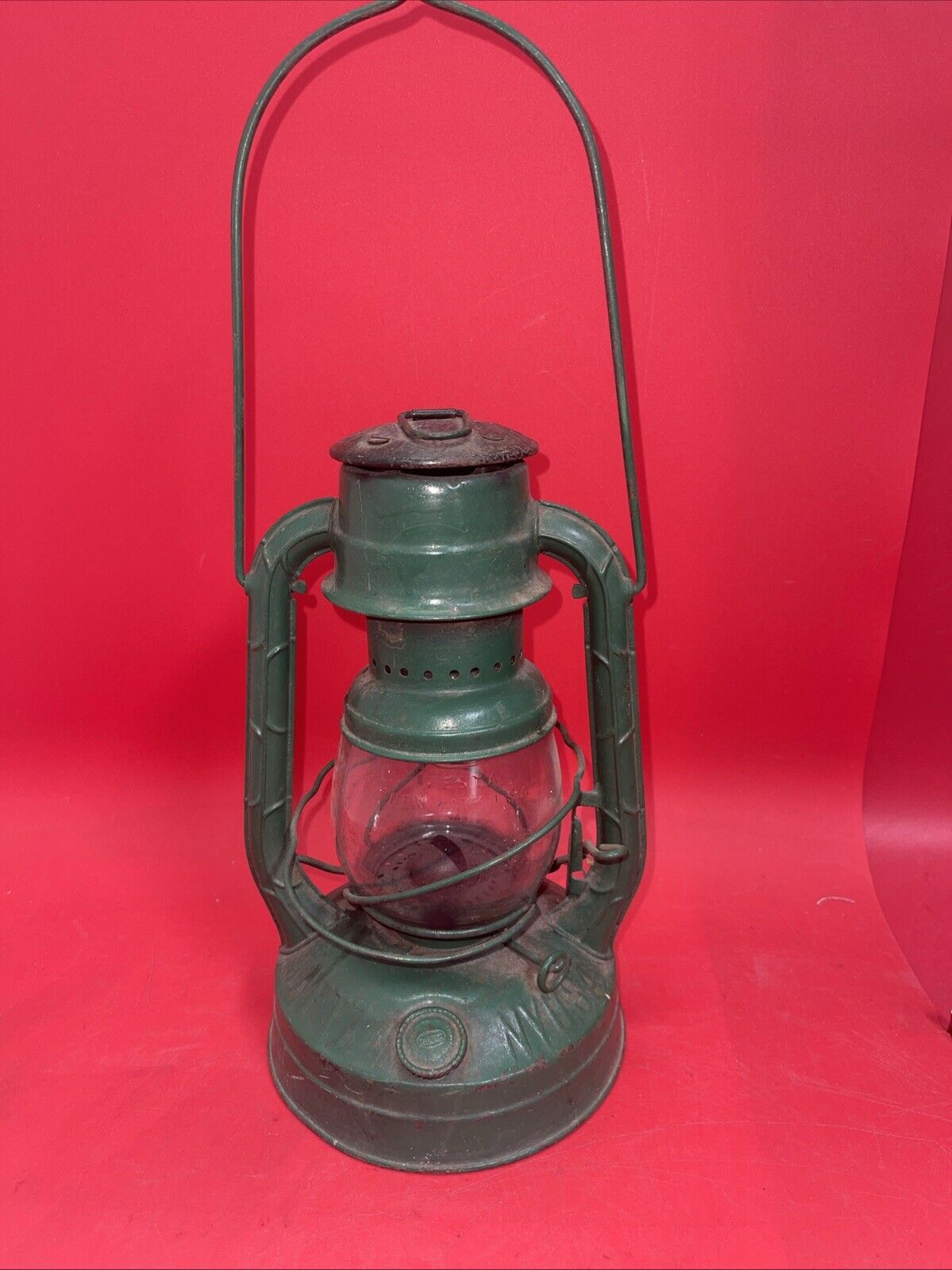 Vintage DIETZ Little Wizzard Vesta New York USA Globe Lantern Dented 12"