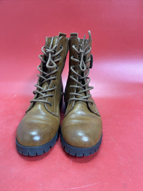 Boots women size 9 M