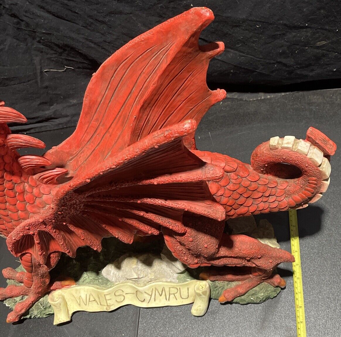 Design Toscano The Red Welsh Dragon Statue Wales Cymru