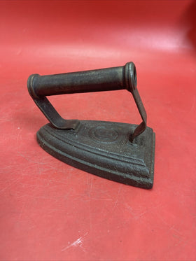 ANTIQUE FLAT / SAD CAST IRON 5-S