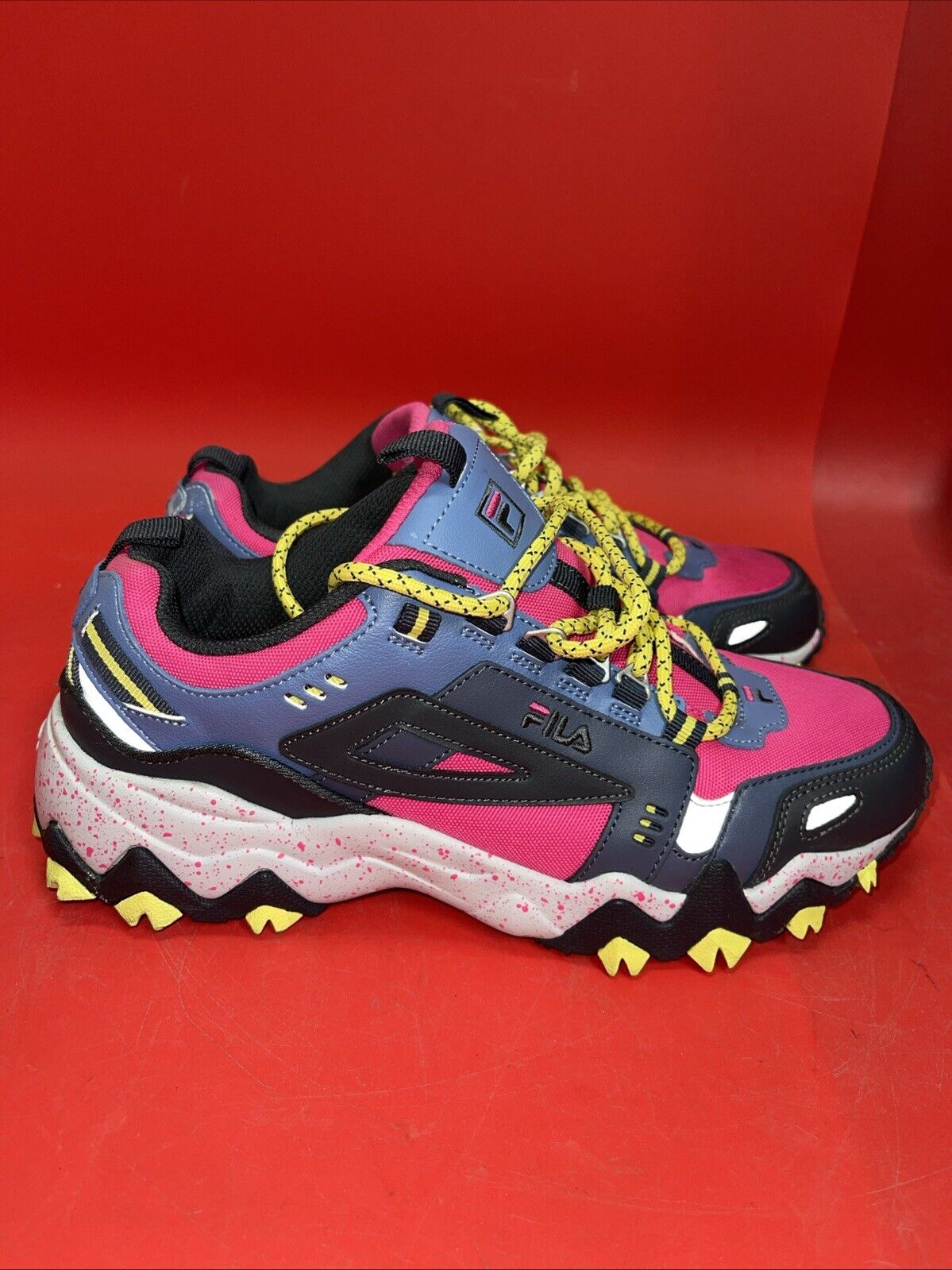 FILA Oakmont TR Womens Sneakers Pink Glo/Monument/Blue Lemonade 5JM01249-670 10