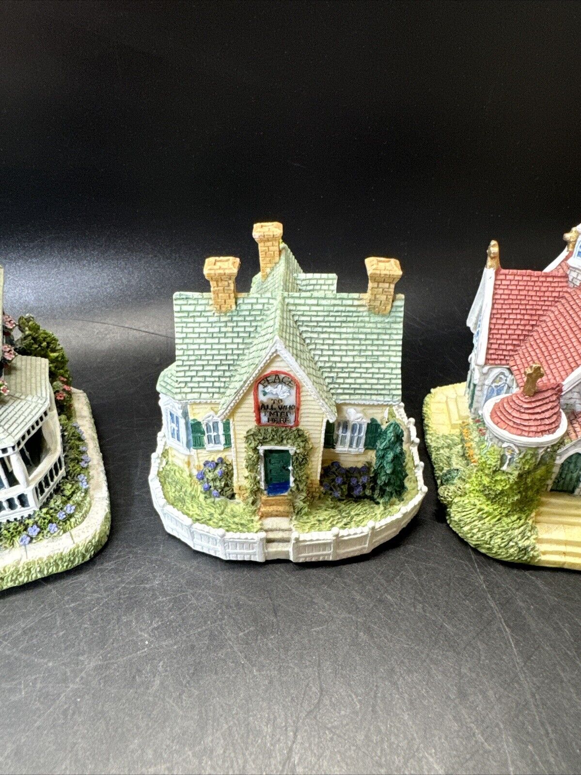 Villages: Lot Of 13 Beautiful Mini Houses
