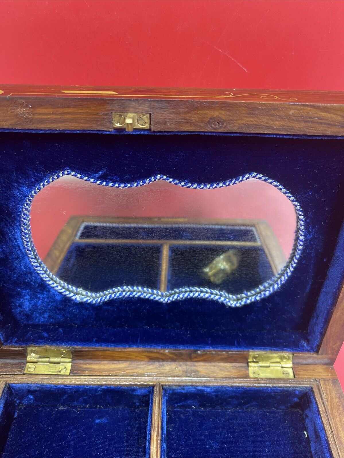 Vintage Handmade Inlaid Wood Jewelry Box W/Key,Gold Inlaid Design,10"x 7"x4"
