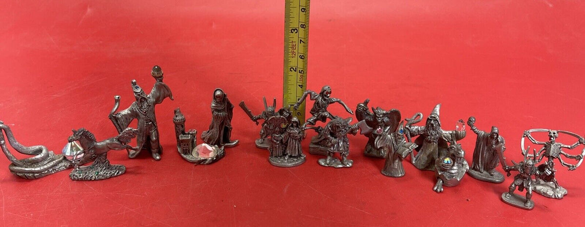 Vintage tin figurine Lot16
