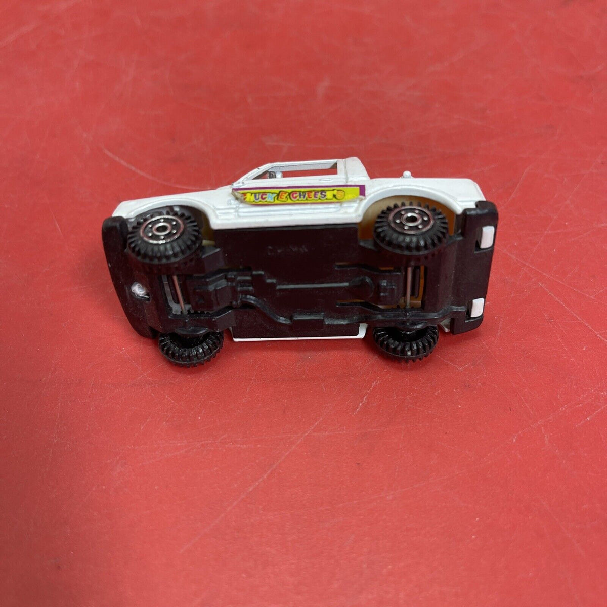 Very rare Suzuki Sj Samurai Jimny 1/64 Chuck e Cheese white original