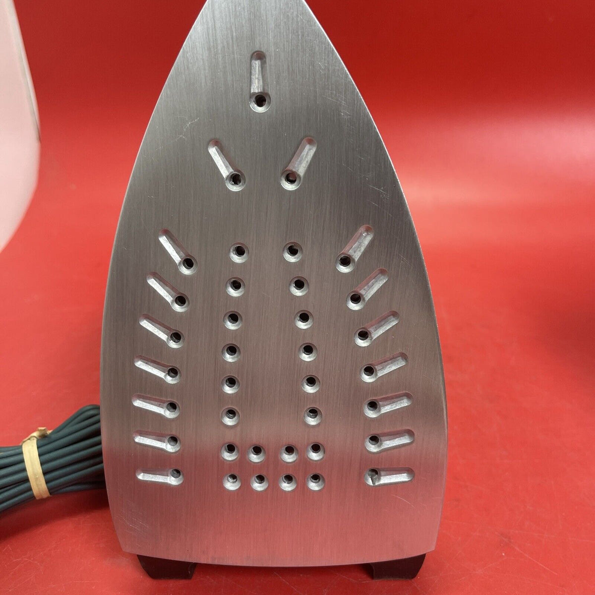 VINTAGE PROCTOR-SILEX LIGHTWEIGHT STEAM / DRY IRON #I1300, MADE IN U.S.A. NIB