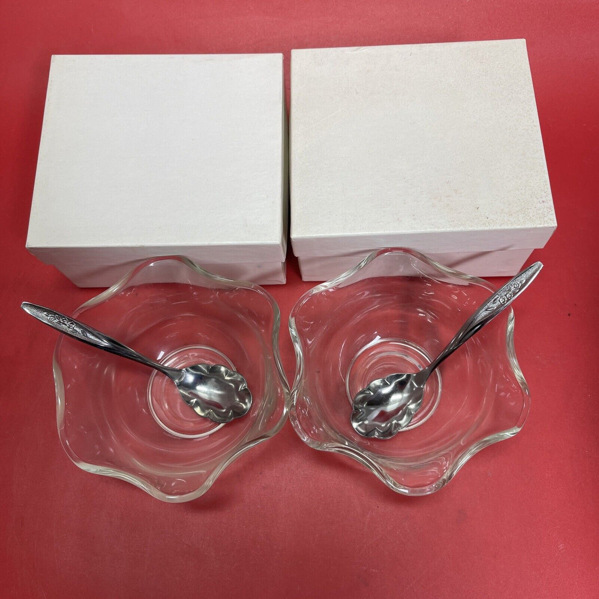 Clear ruffled glass fruit/dessert bowl and spoon.Lot 2+2