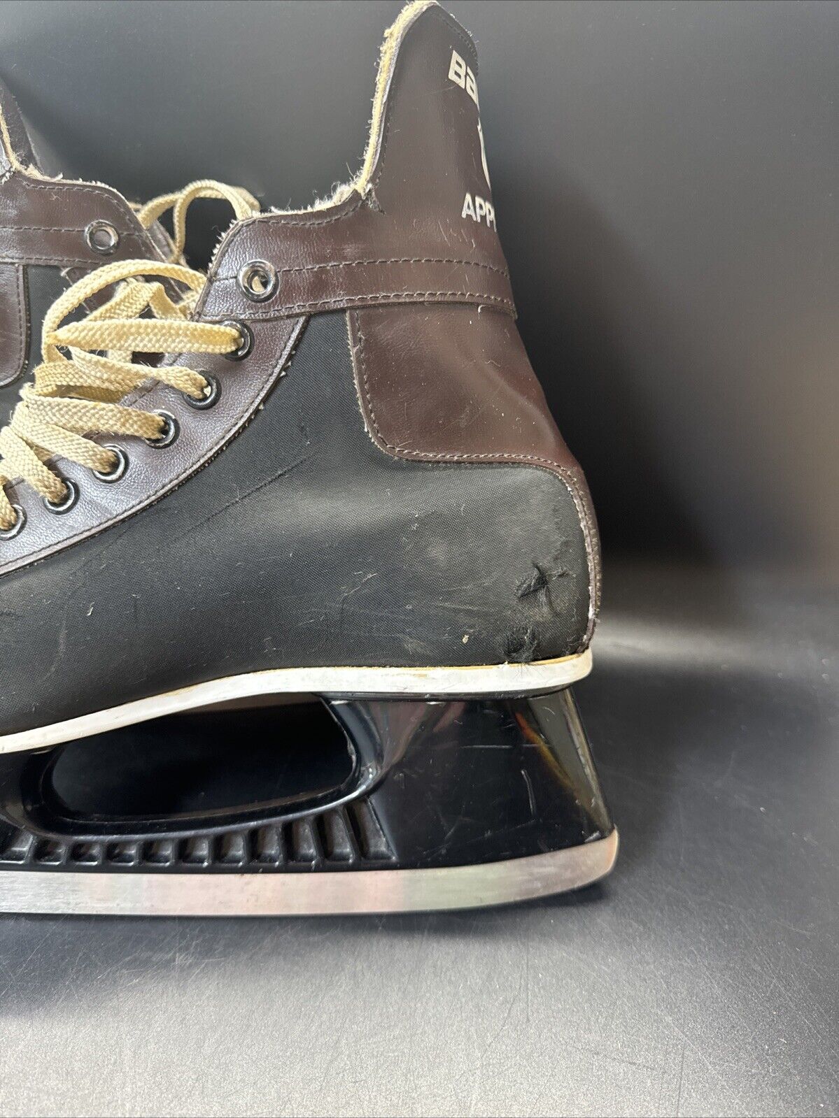 VINTAGE BAUER NYLON SUPREME 92 HOCKEY SKATES SZ 8