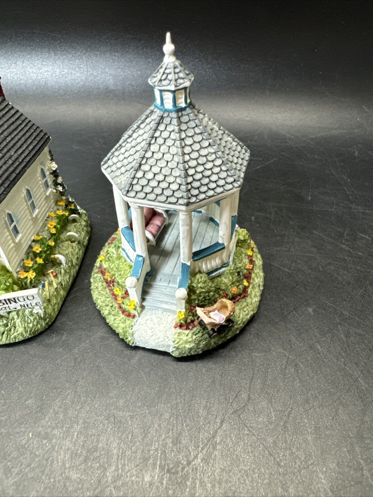 Villages: Lot Of 13 Beautiful Mini Houses