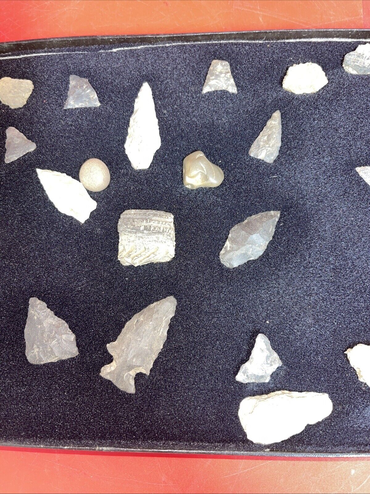 Native American Artifacts Lot 24 w/ Frame Arrowheads Collection 12”x8” Frame #6