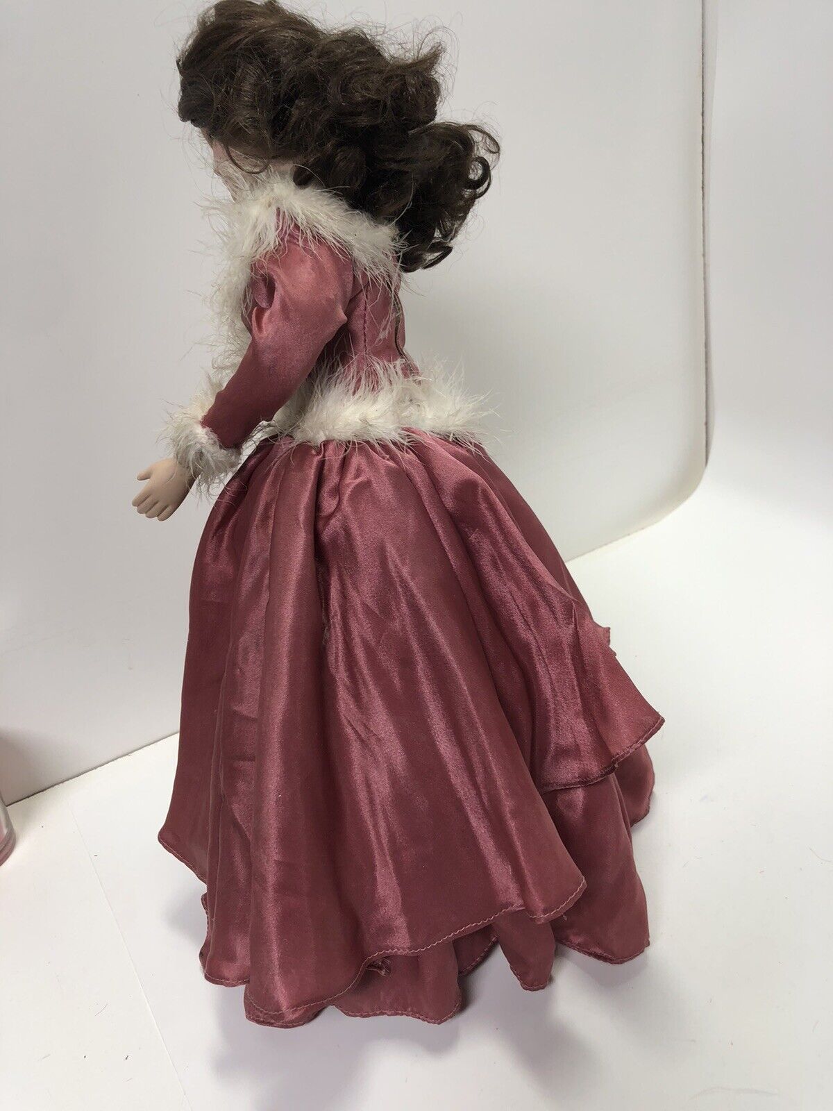 1993 Collector Doll no. 7050 Catw Jaqueline Porcelain Doll.  Pre-owned