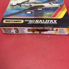 Matchbox PK604 British Handley Page Halifax bomber scale 1-72 Ca. 1983