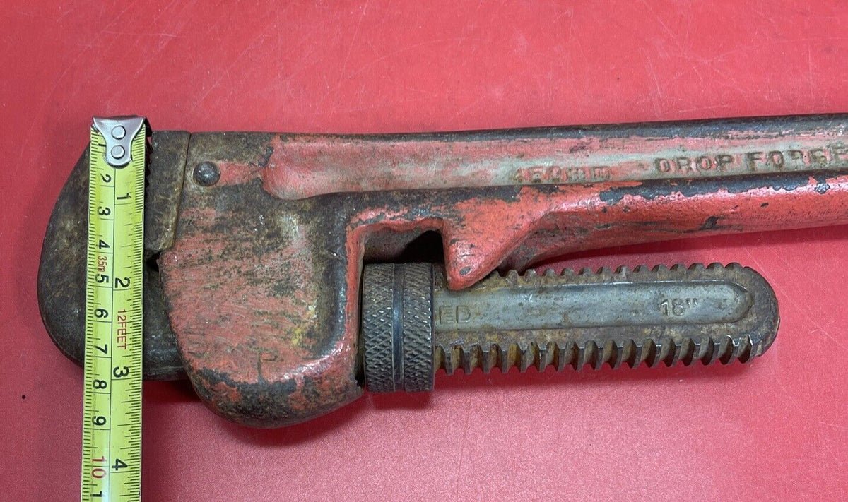 HUSKY 18in DOUBLE DRIVE HEAVY DUTY PIPE WRENCH