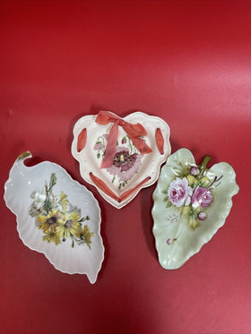 Vintage Lot 3 Plate of flowers