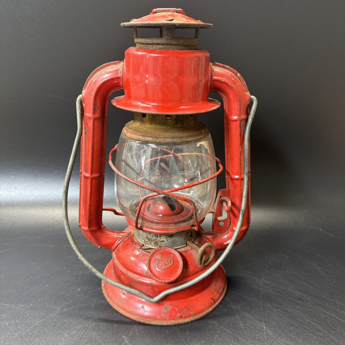 VINTAGE RED BODY DIETZ No.50 LANTERN WITH HANDLE/ Made In Hong Kong