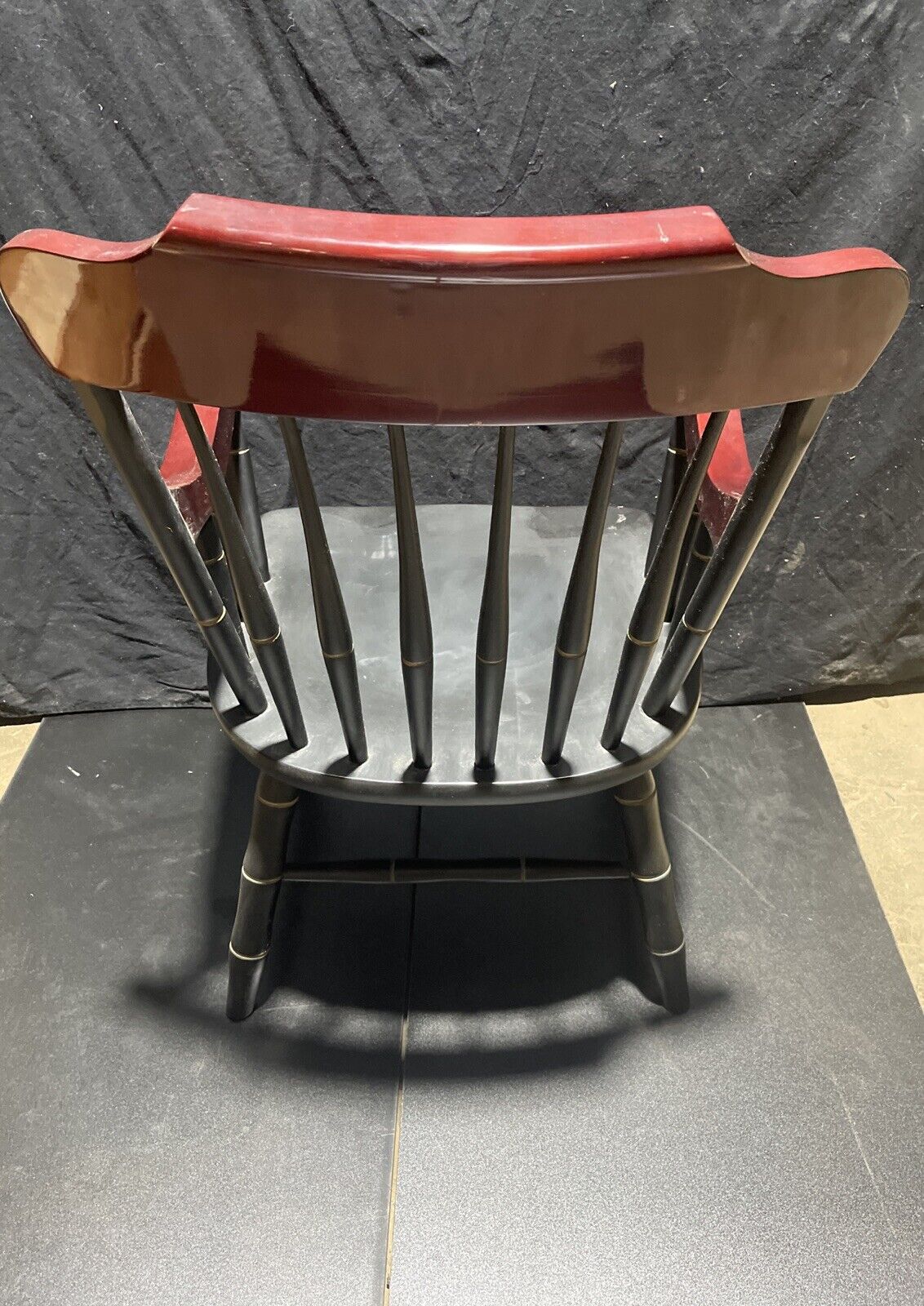 VILLANOVA WINDSOR STYLE ARMCHAIR   LOGO