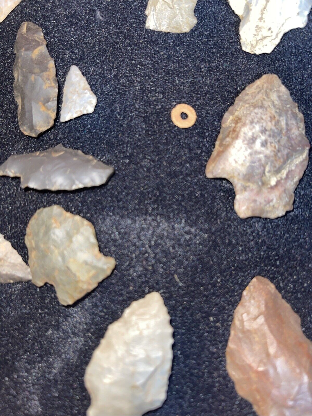 Native American Artifacts Lot 28 w/ Frame Arrowheads Collection 12”x8” Frame