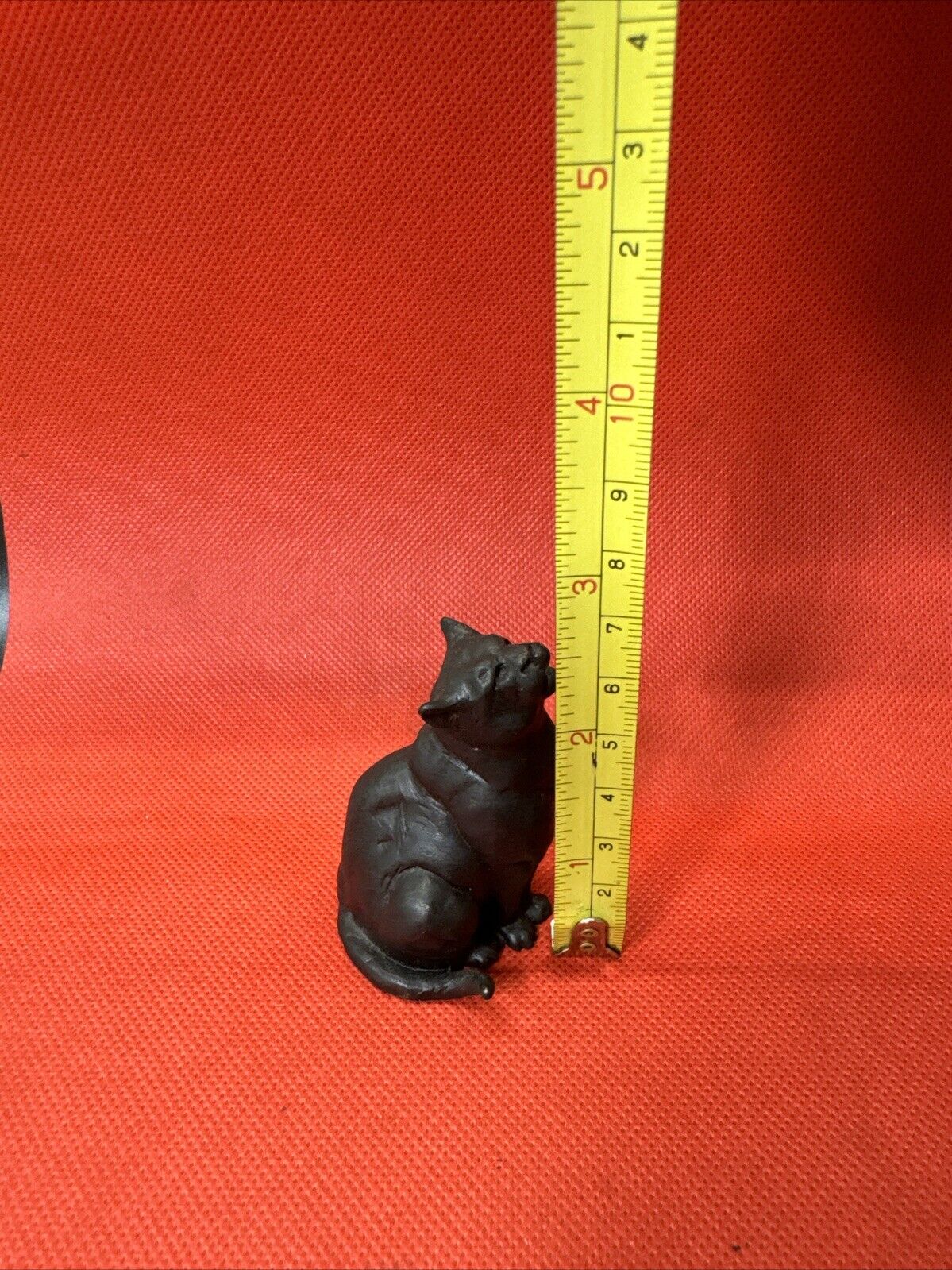 Vintage Figure Sitting cat Of Dan Ostermiller (1996)