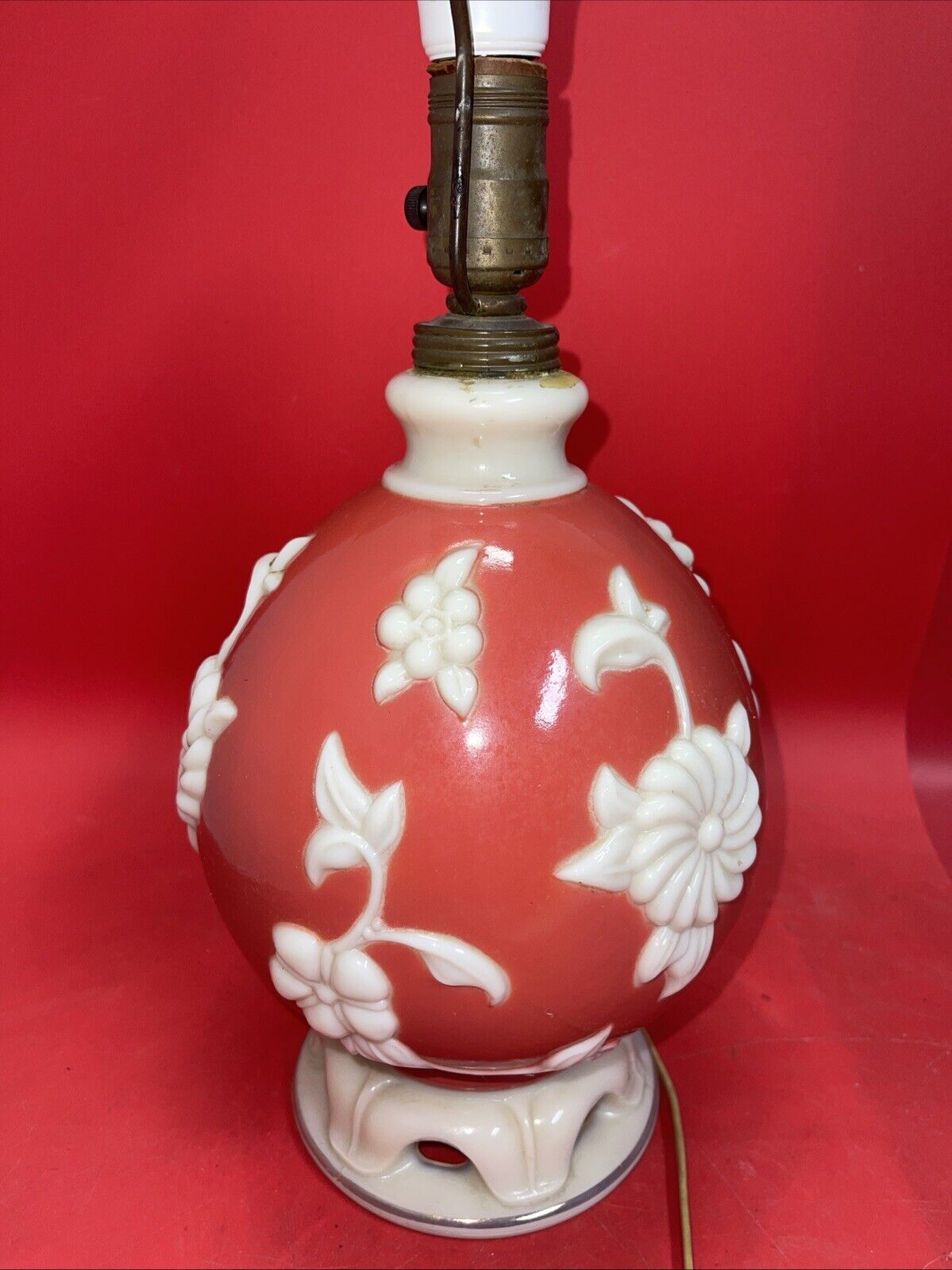 Vintage Alacite Custard & Pink/Burgandy Glass Aladdin Electric Table Lamp