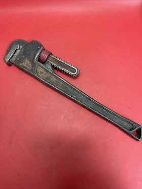 HUSKY 18in DOUBLE DRIVE HEAVY DUTY PIPE WRENCH