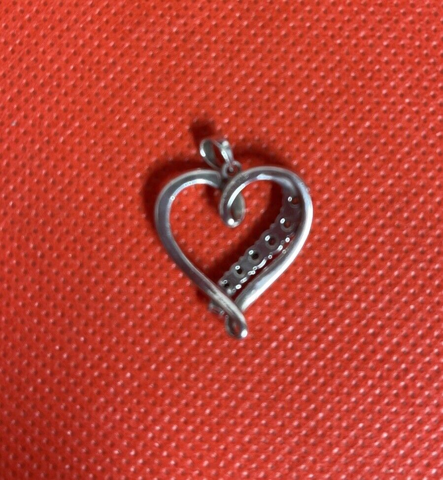 925 SILVER HEART SHAPED PENDANT (2.4g)