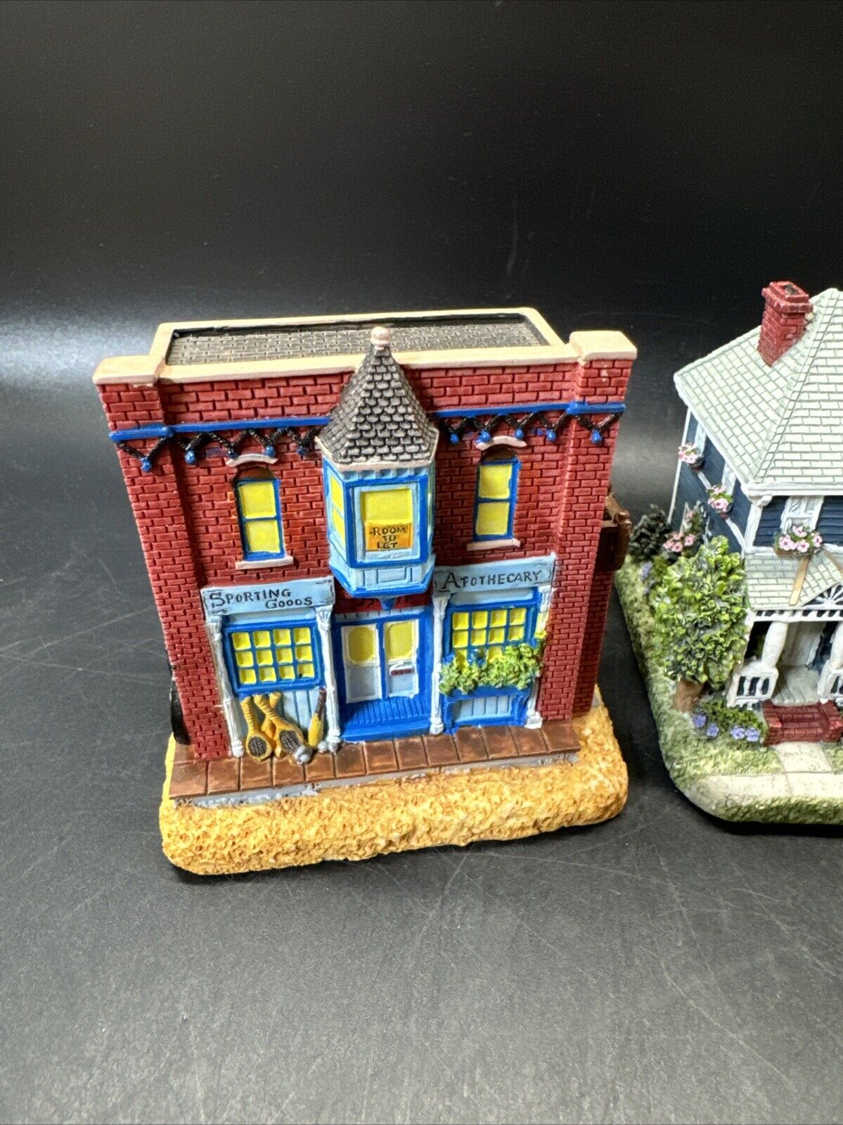 Villages: Lot Of 13 Beautiful Mini Houses